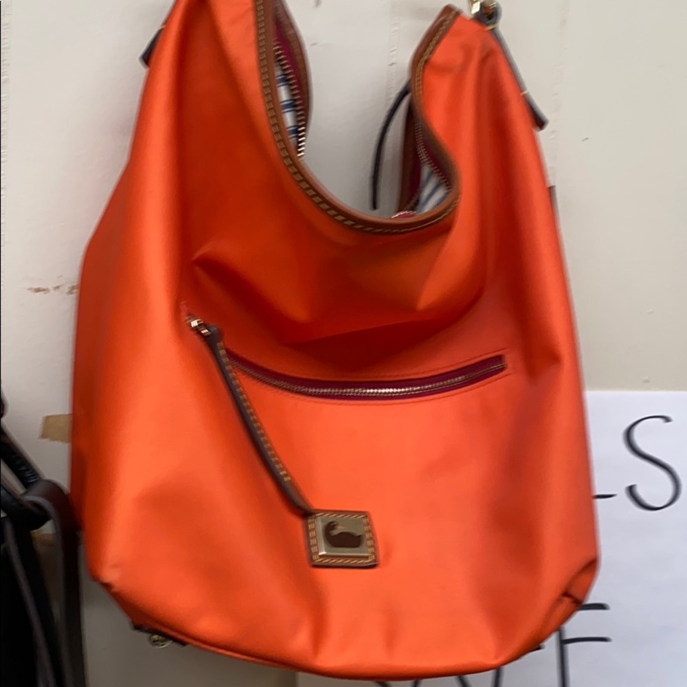 Dooney & bourke purse